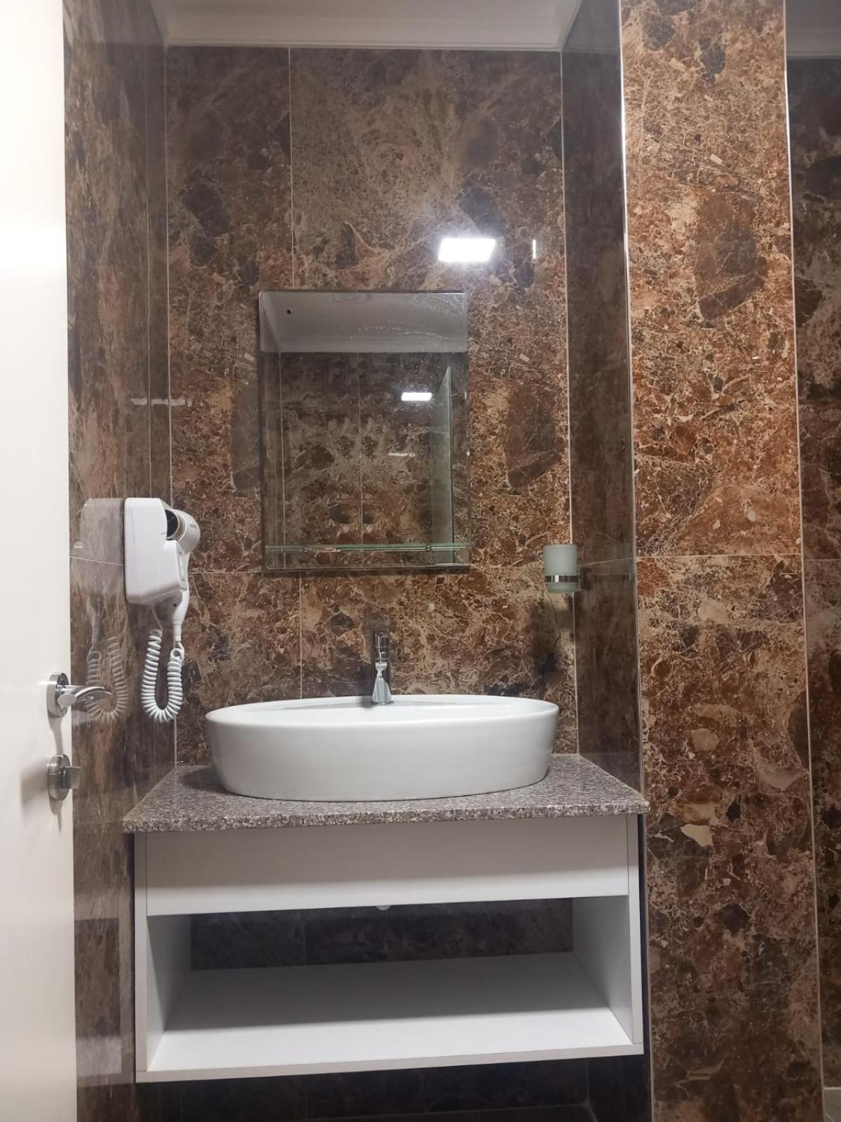 Hotel Ksamili Екстериор снимка